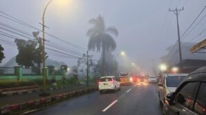Prakiraan Cuaca BMKG 11 Agustus 2023 - Badan Meteorologi, Klimatologi, dan Geofisika (BMKG) telah merilis prakiraan cuaca untuk berbagai kota besar di Indonesia pada hari Jumat. Mayoritas dari kota-kota ini diperkirakan akan mengalami kondisi cuaca berawan.